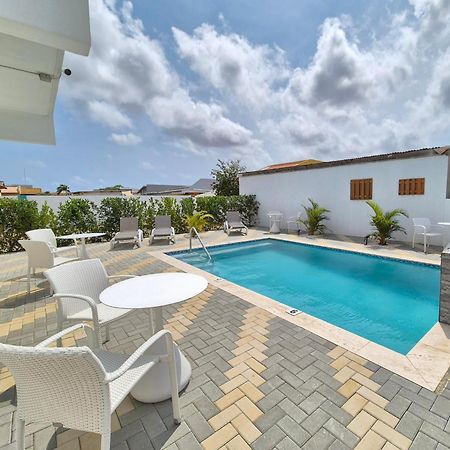 Ocean Breeze Apartments In Aruba Ораньестад Экстерьер фото